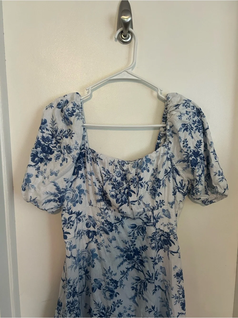 Blue Floral Puff-Sleeve Maxi Dress
